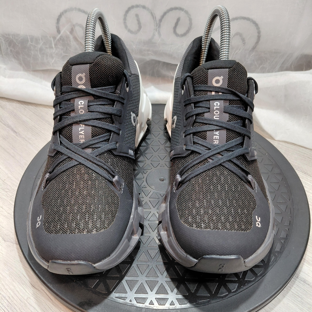 NEW On Running Womens Cloud Flyer 4 Black White & Gray Running Shoes SIZE 7 - Picture 3 of 11